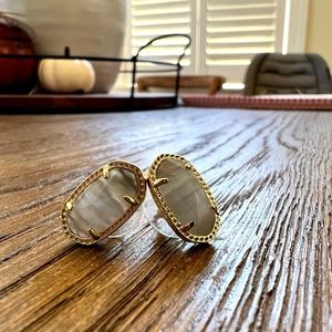 - Kendra Scott Ellie Gold Stud Earrings in Slate